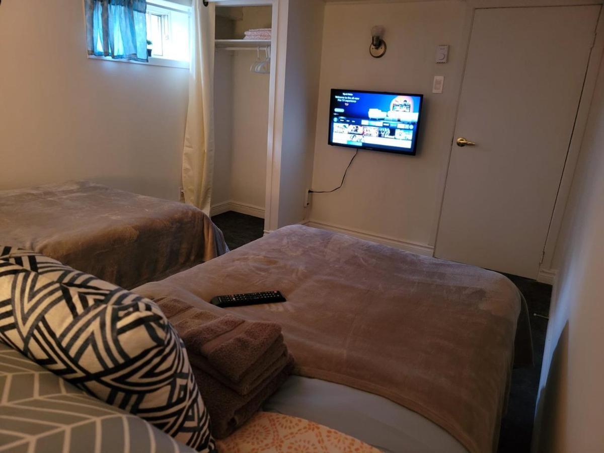 Appartamento Lower Level Apt 6Ft High Close To Hwy Netflix Wifi Edmundston Esterno foto