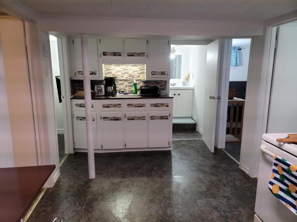 Appartamento Lower Level Apt 6Ft High Close To Hwy Netflix Wifi Edmundston Esterno foto