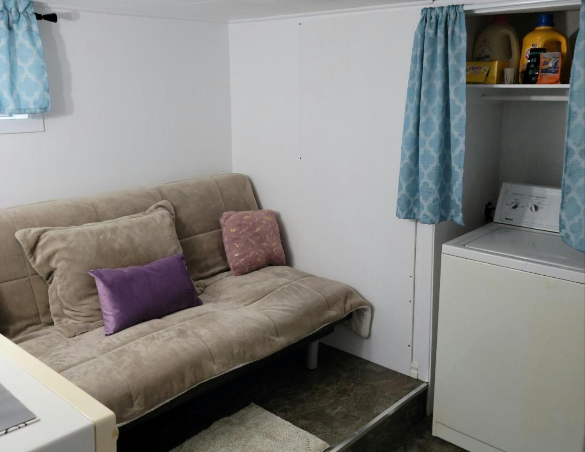 Appartamento Lower Level Apt 6Ft High Close To Hwy Netflix Wifi Edmundston Esterno foto