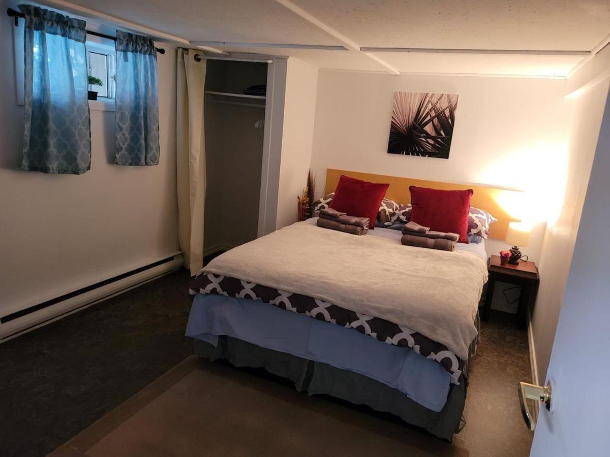 Appartamento Lower Level Apt 6Ft High Close To Hwy Netflix Wifi Edmundston Esterno foto