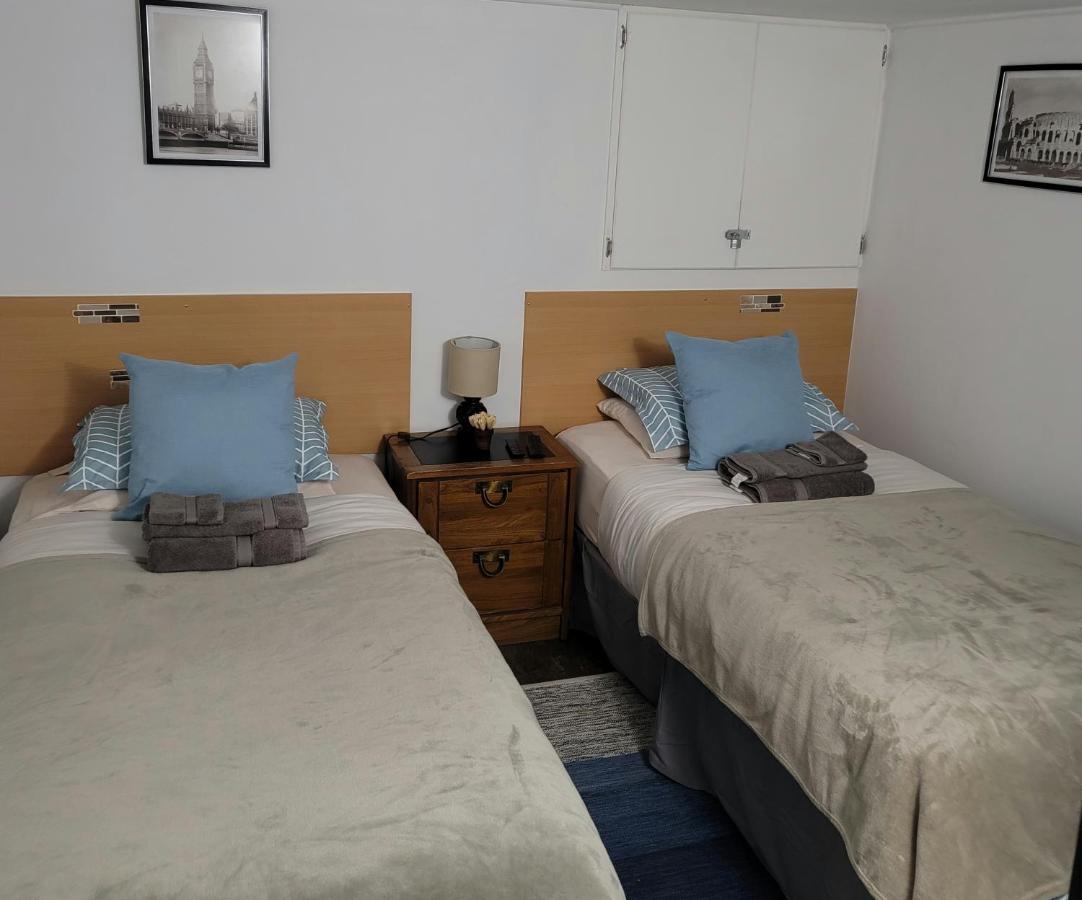 Appartamento Lower Level Apt 6Ft High Close To Hwy Netflix Wifi Edmundston Esterno foto