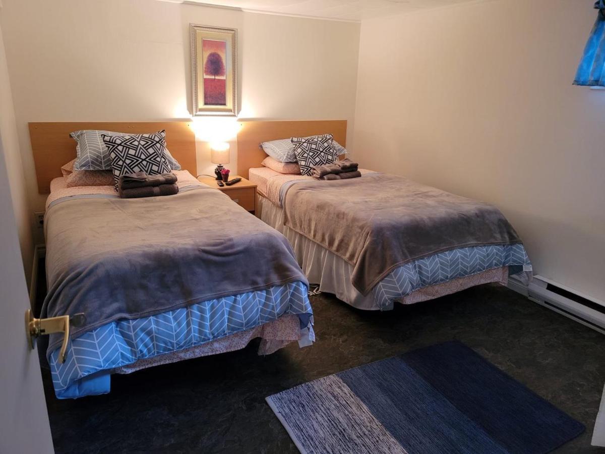 Appartamento Lower Level Apt 6Ft High Close To Hwy Netflix Wifi Edmundston Esterno foto